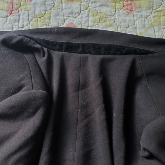 Chic Button-up - Picture 4 of 6